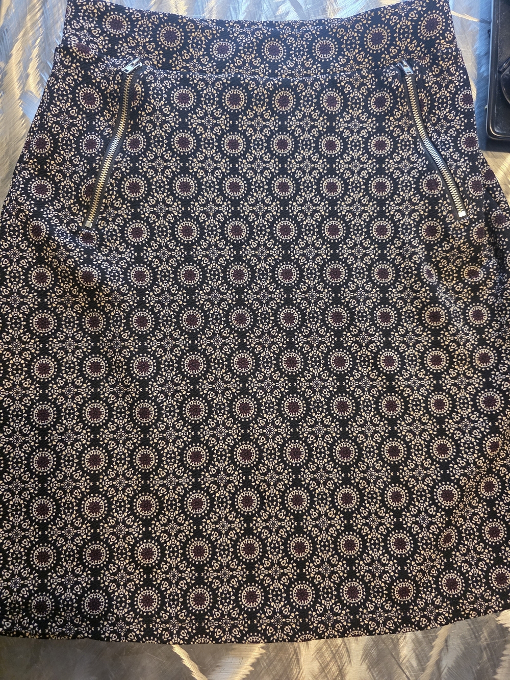 Gilli Navy and White Printed Mini Skirt with Zip Pockets